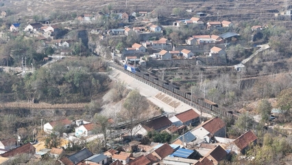 2025好網(wǎng)民&middot;在淄博⑤ |劉震:用鏡頭記錄鄉(xiāng)村 用行動(dòng)傳遞愛(ài)心